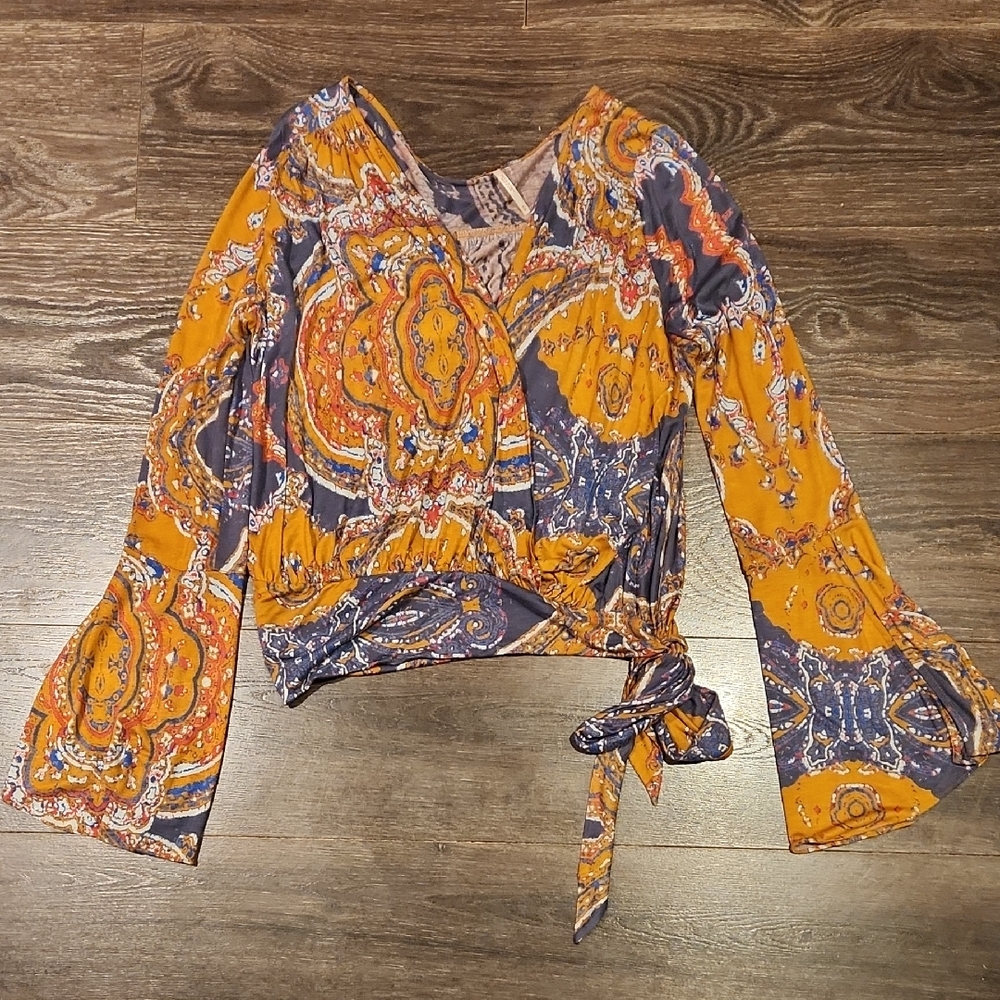 ❤️ FREE PEOPLE FIONA BELL SLEEVE SURPLICE TOP, MEDIUM - Picture 5 of 15